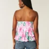 Babydoll-top med halterneck och volanger Babydoll-top med halterneck och volanger