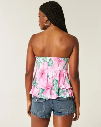Babydoll-top med halterneck och volanger