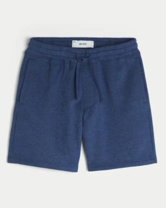 Baggy fleeceshorts ovanför knäet