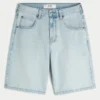 Baggy jeansshorts med kedjebroderi