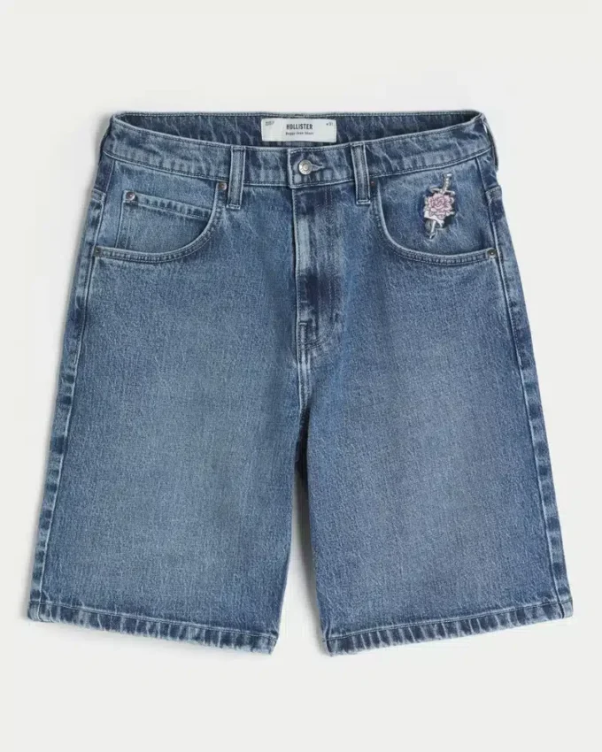 Baggy jeansshorts med rosgrafik Baggy jeansshorts med rosgrafik