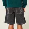Baggy jeansshorts med tigermönster Baggy jeansshorts med tigermönster