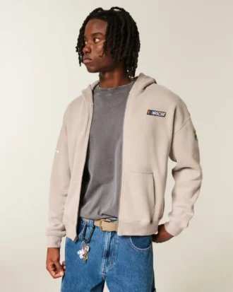 Boxig hoodie med dragkedja och NASCAR-grafik