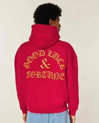 Boxig hoodie med Good Luck-tryck