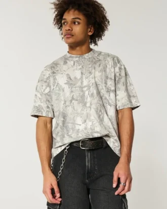 Boxig, kraftig, kort camouflage-T-shirt med rund hals