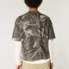 Boxig, kraftig, kort camouflage-T-shirt med rund hals