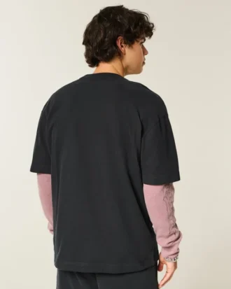 Boxig, tung T-shirt med mikro-logo och rund halsringning