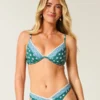 Broderad bikini-top med bygel och djup urringning