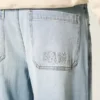 Broderade ljusblå skaterbaggyjeans Broderade ljusblå skaterbaggyjeans
