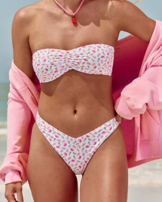 Cheeky bikinitrosa med högt ben