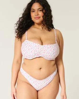 Cheeky bikinitrosa med högt ben