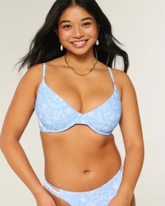 Curvy bikini-top med bygel och djup urringning