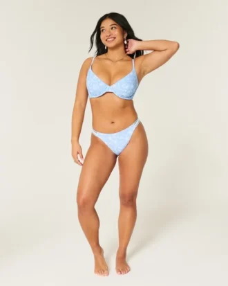 Curvy bikini-top med bygel och djup urringning