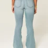 Curvy hög midja medium tvättade flare jeans Curvy hög midja medium tvättade flare jeans
