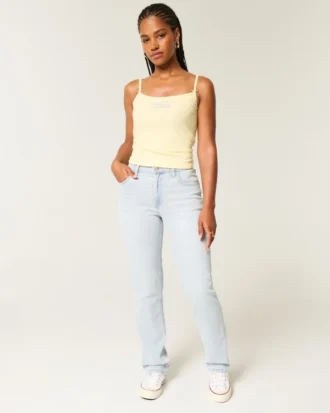 Curvy högmidjade ljusa raka jeans