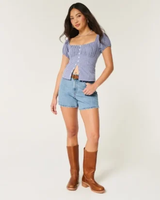 Curvy högmidjade, medellavtvättade, avslappnade jeansshorts 5″