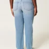 Curvy högmidjade raka jeans i medium tvätt Curvy högmidjade raka jeans i medium tvätt
