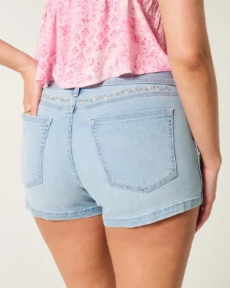 Curvy låg midja ljus tvätt blommig broderad denim shortie shorts