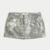 Curvy låg midja mini-skort i kamouflage-denim Curvy låg midja mini-skort i kamouflage-denim