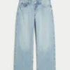 Curvy lågmidjade baggy jeans med slitna detaljer Curvy lågmidjade baggy jeans med slitna detaljer