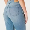 Curvy Ultra High-Rise Medium Wash Mom Jeans Curvy Ultra High-Rise Medium Wash Mom Jeans