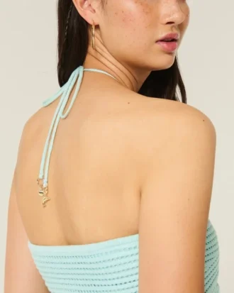 Enkel, axelbandslös babydoll-top i virkad stil