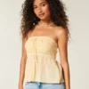 Enkel axelbandslös babydoll-top i virkat mixmaterial Enkel axelbandslös babydoll-top i virkat mixmaterial