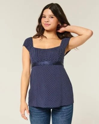 Enkel babydoll-top i satin med knytband