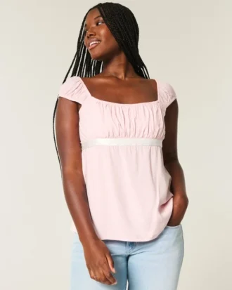 Enkel babydoll-top i satin med knytband