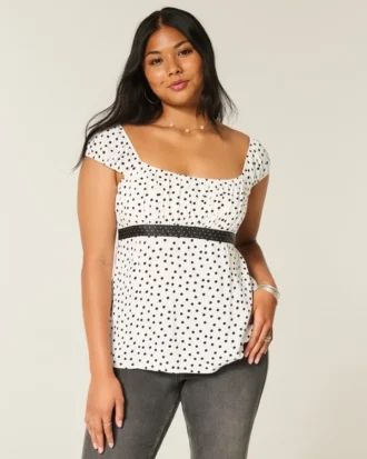 Enkel babydoll-top i satin med knytband