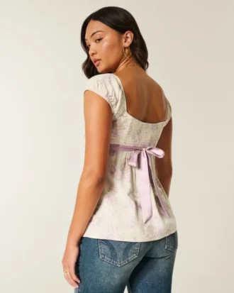 Enkel babydoll-top i satin med knytband