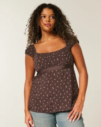 Enkel babydoll-top i satin med knytband