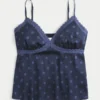 Enkel satin-camisole med spets Enkel satin-camisole med spets