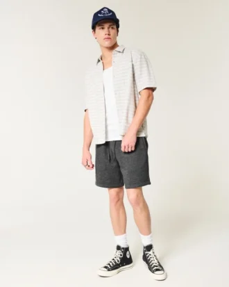 Fleece-shorts med ikon ovanför knäet