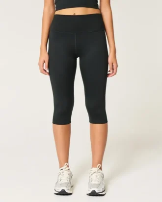 Gilly Hicks Active Recharge Capri-byxor