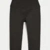 Gilly Hicks Active Recharge Capri-byxor