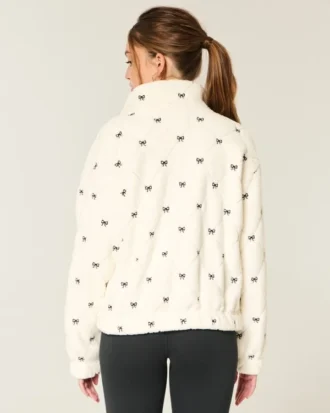 Gilly Hicks broderad sherpa-tröja med dragkedja
