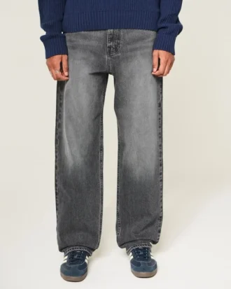Grå baggy jeans med hjärtmotiv