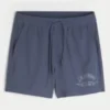 Grafiska aktiva shorts i midilängd Grafiska aktiva shorts i midilängd
