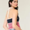 Haltertop med amerikanskt flaggmönster i virkad stil Haltertop med amerikanskt flaggmönster i virkad stil
