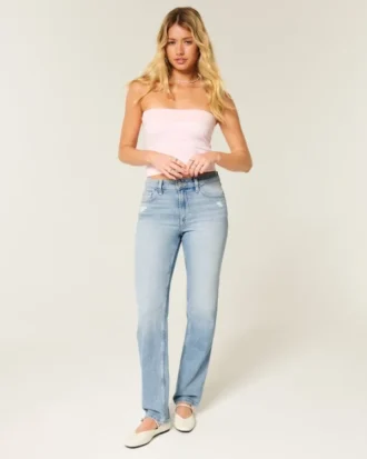 Högmidjade, slitna, ljusblå raka jeans