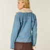 Jeansjacka med fuskpälskant Jeansjacka med fuskpälskant