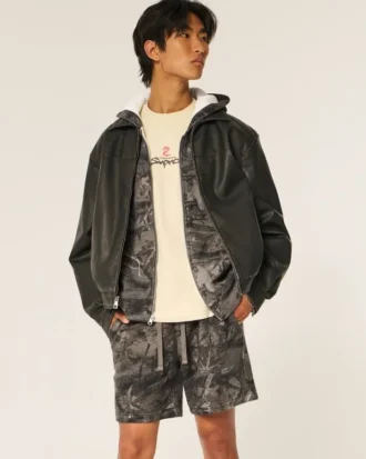 Kamouflagefleece-shorts ovanför knäet
