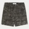 Kamouflagefleece-shorts ovanför knäet Kamouflagefleece-shorts ovanför knäet