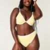 Kurvig högt skuren ribbad bikiniunderdel med hög midja