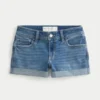 Kurviga lågmidjade shorts i mediumtvättad denim Kurviga lågmidjade shorts i mediumtvättad denim