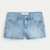 Låg midja, ljus tvätt, blomsterbroderade denimshorts Låg midja, ljus tvätt, blomsterbroderade denimshorts