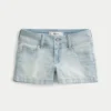 Låg midja, ljus tvättade denimshorts Låg midja, ljus tvättade denimshorts