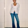 Låg midja, medium tvätt, bootcut-jeans Låg midja, medium tvätt, bootcut-jeans
