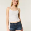 Låg midja, mörk tvättade jeansshorts Låg midja, mörk tvättade jeansshorts